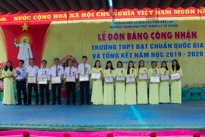 HÌNH ẢNH LỄ ĐÓN NHẬN BẰNG CÔNG NHẬN TRƯỜNG CHUẨN QUỐC GIA VÀ TỔNG KẾT NĂM HỌC 2019 – 2020